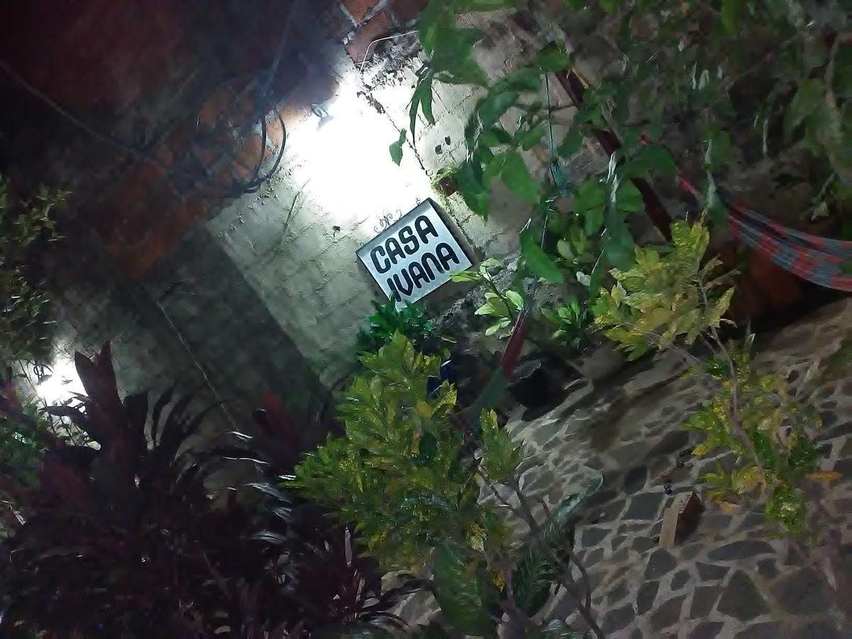 Hostal Casa Ivana León Eksteriør billede