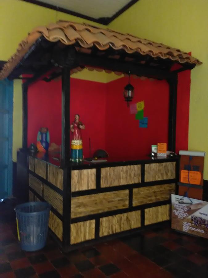 Hostal Casa Ivana León Eksteriør billede