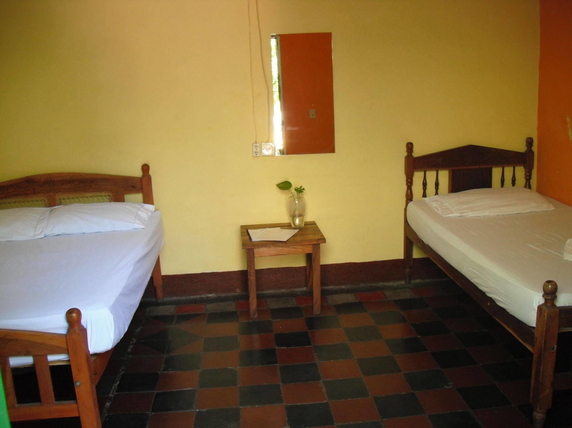 Hostal Casa Ivana León Eksteriør billede