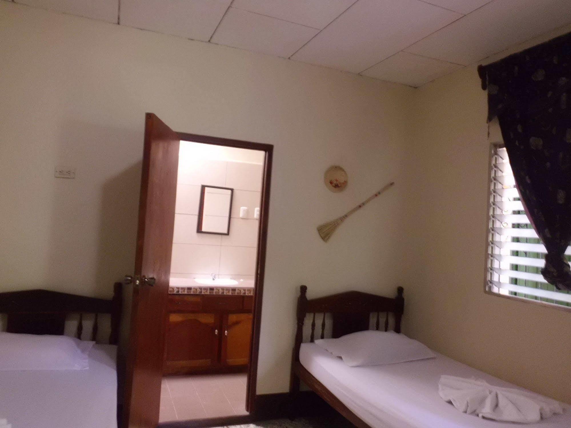 Hostal Casa Ivana León Eksteriør billede